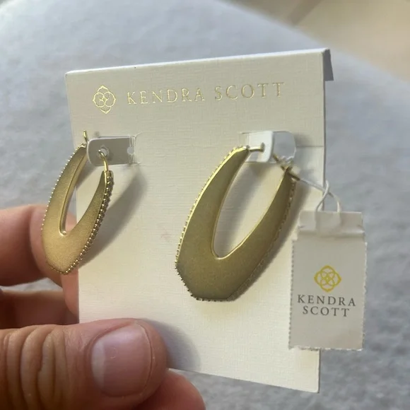 Kendra Scott Gold Hoop Earrings “Adeline Hoop” - Picture 5 of 11